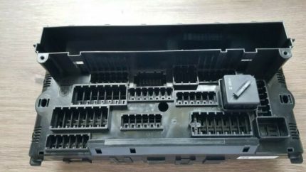 Bmw F10/F01/F02/F12 Sigorta Akım Dağıtıcı Kutusu